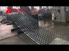 Το εργοστάσιο παράγει μικροσκοπικούς κύκλους αλουμινίου.