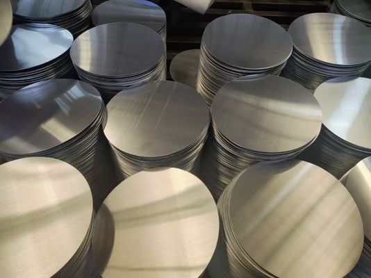 Υψηλής επίπεδης αλουμινίου δίσκος 1050/3003 κράμα O H12 θερμοκρασία CC DC υλικό βαθιά ανθεκτικό σε ρωγμές διάμετρος προσαρμοσμένο για βάζες κατσαρόλες Βιομηχανική τυποποίηση