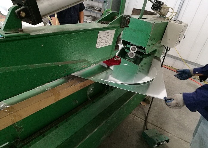 Ο μύλος τελειώνει τους κύκλους δίσκων αλουμινίου H32 5052 πολυσύνθετους για τα οδικά σημάδια